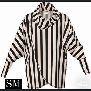 🎉SOLD Kristen LuLaRoe cowl neck top. Brand new